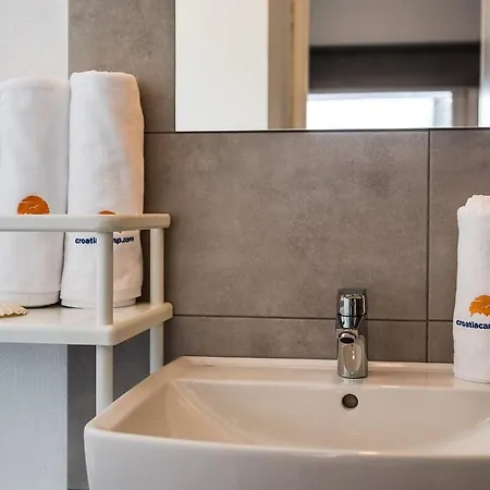 Croatia Camp Mobile Homes منتزه العطل