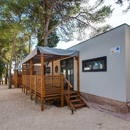 Croatia Camp Mobile Homes ホリデーパーク ヴォディツェ