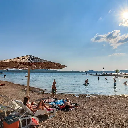Croatia Camp Mobile Homes 3* ヴォディツェ