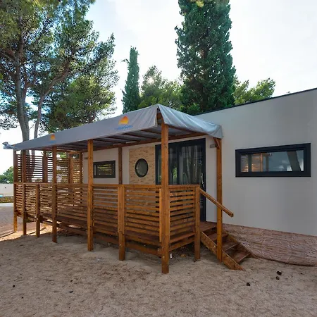 ホリデーパーク Croatia Camp Mobile Homes ヴォディツェ