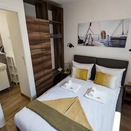 ホリデーパーク Croatia Camp Mobile Homes 3*